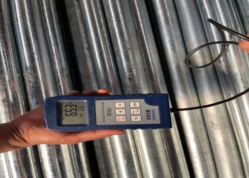 Σιδηροδρομικό σωλήνα ERW με προστασία καπάκις στην επιφάνεια Τελείωση γυμνή ζωγραφική και μήκος 0,3-1,2m