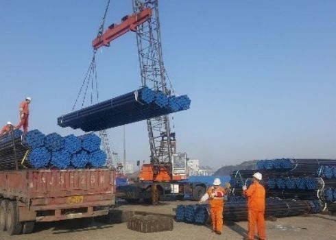 API 5L Χάλυβα Ηλεκτρική Αντίσταση ERW συγκολλημένο σωλήνα σε γυμνή / ζωγραφική επιφάνεια
