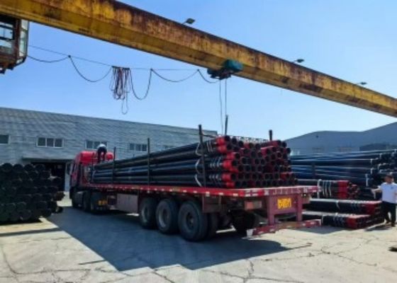Εξοπλισμός γεώτρησης API 5CT Σωλήνες με σχήμα νήματος στήριξης και βερνίρισμα