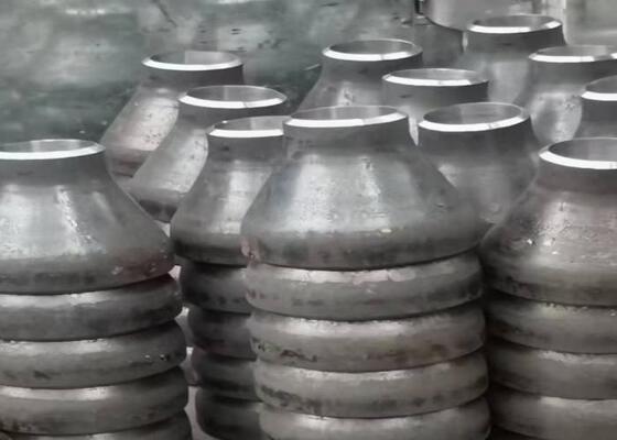 Τεχνικά εξαρτήματα σωλήνων από χάλυβα βαθμού WPB με υψηλή αντοχή στη διάβρωση και προσαρμογή OEM για διάφορες βιομηχανίες