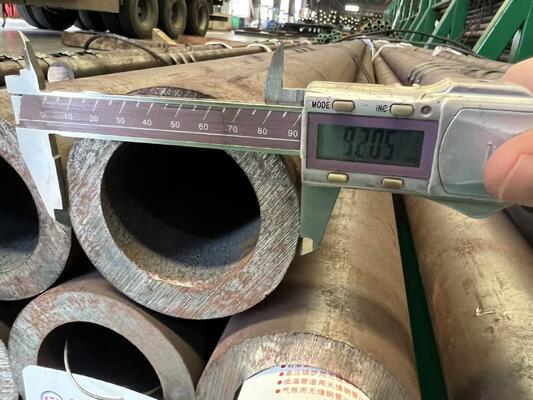 Χάλυβα σωλήνα με πάχος τοίχου 0,7-30 mm και στρογγυλό σχήμα για βιομηχανική μεταφορά θερμότητας